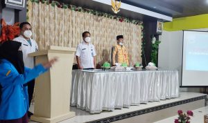 Penggiat Anti Narkoba di Lingkungan Masyarakat Diberi Pin dan Sertipikat Penggiat Anti Narkoba di Lingkungan Masyarakat Diberi Pin dan Sertipikat