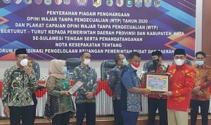 Wabub Donggala Terima Piagam WTP
