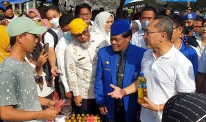 Pemerintah Akan Menyiapkan Minyak Goreng Kemasan Sederhana Pemerintah Akan Menyiapkan Minyak Goreng Kemasan Sederhana