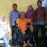 Dinsos Donggala Berikan Kursi Roda Penyandang Disabilitas