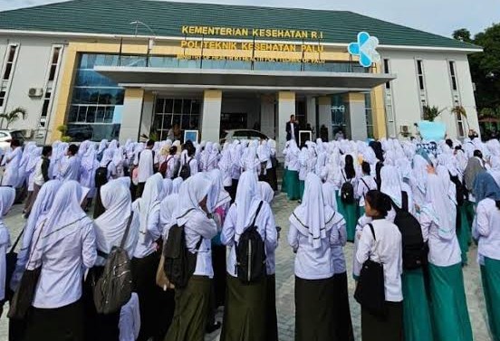 Lulusan Poltekkes Kemenkes Palu Kecewa Belum Terima Ijazah