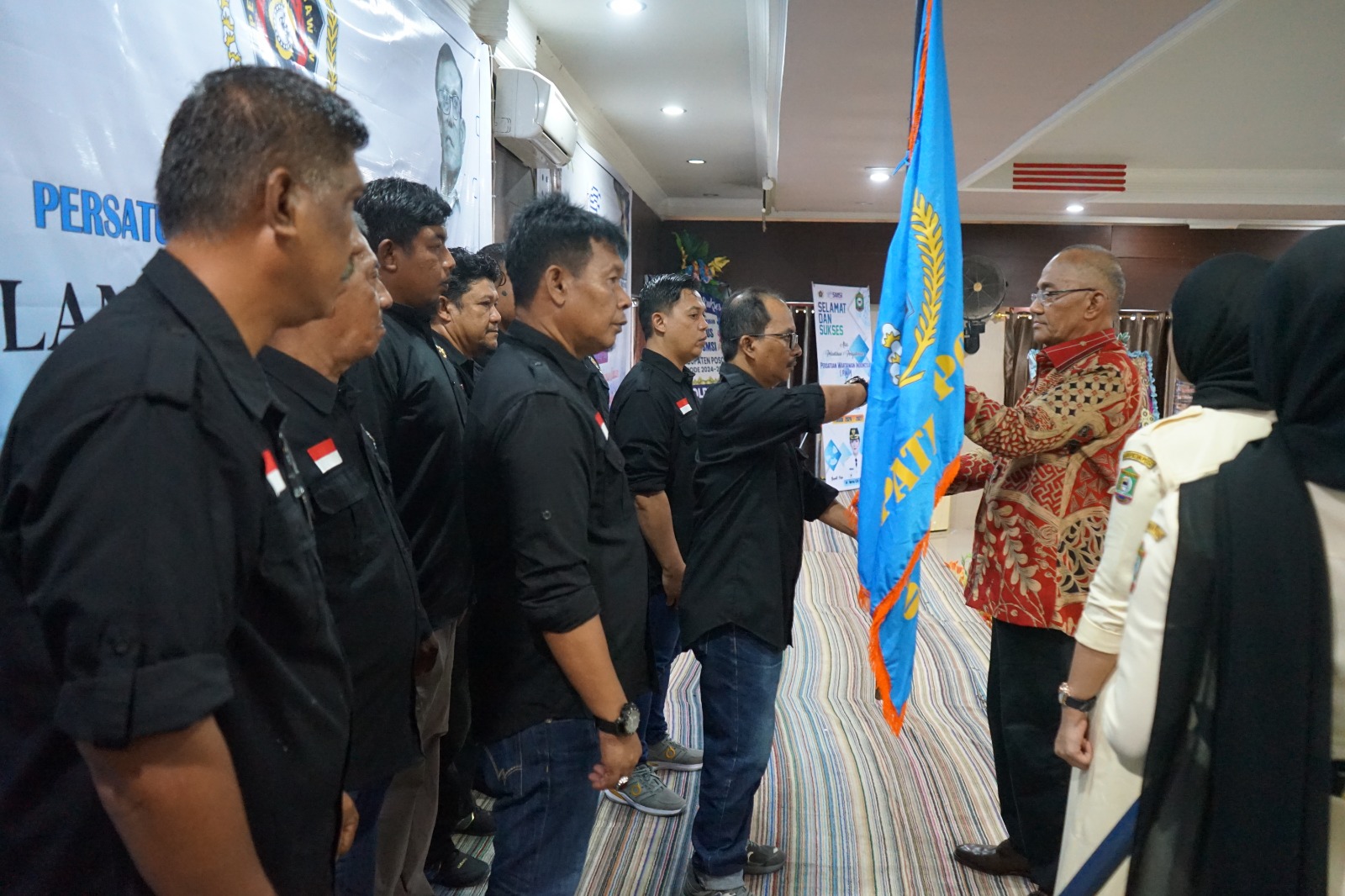 Tri Putra Toana Lantik PWI Poso, Minta Pers Jadi Jembatan Rakyat