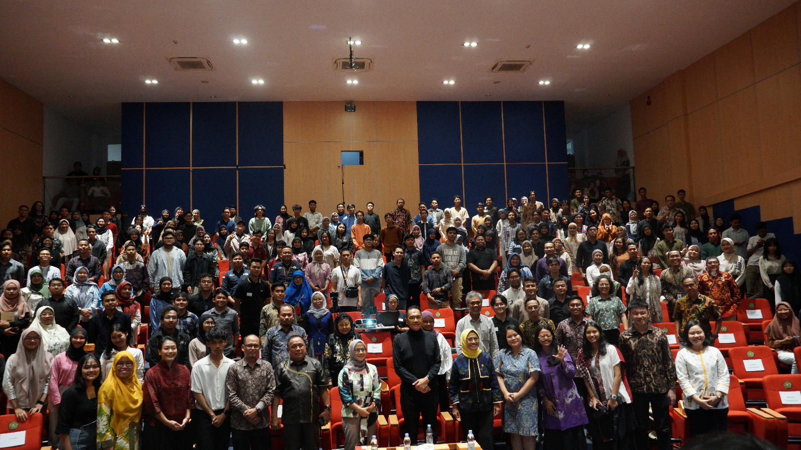 Dalam Atmosfer Yang Penuh Antusiasme, Endgame Goes to Campus Mengangkat Topik Pendidikan yang Harmonis di Universitas Mulawarman Samarinda