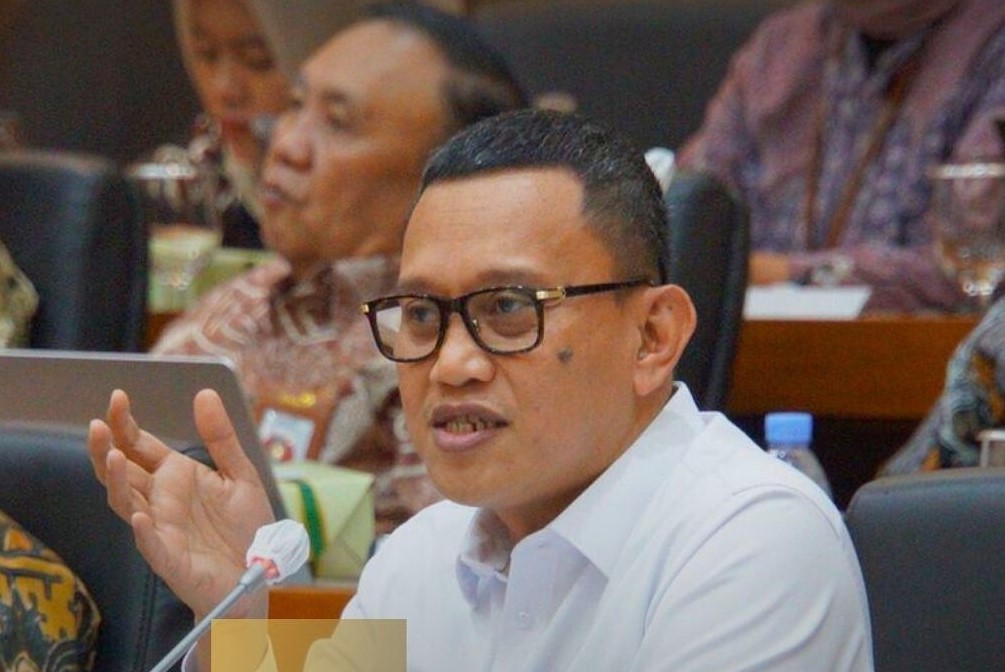 Menteri P2MI Pastikan Pelayanan PMI Tetap Optimal dalam Rapat Kerja dengan Komisi IX DPR RI