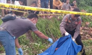 Warga Kelurahan Tipo Geger, Temukan Mayat Membusuk di Semak Belukar