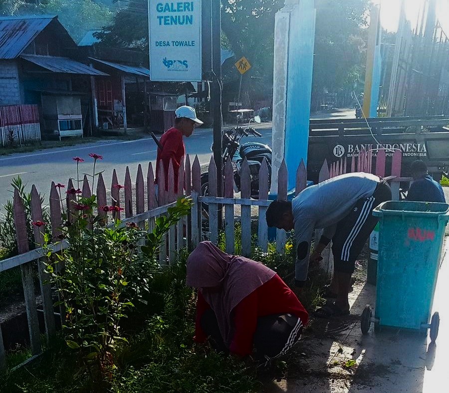 Perangkat Desa Towale Gelar Kerja Bakti Massal