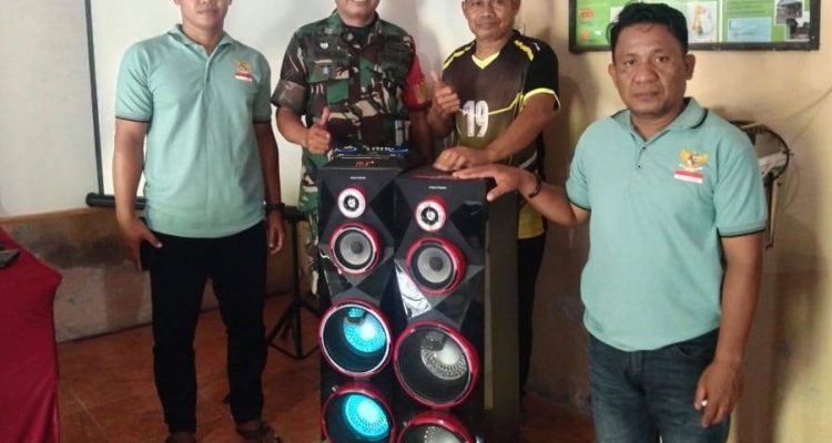 Pemdes Tanah Mea Salurkan Bantuan Sound System untuk Mushola Komunitas Mualaf