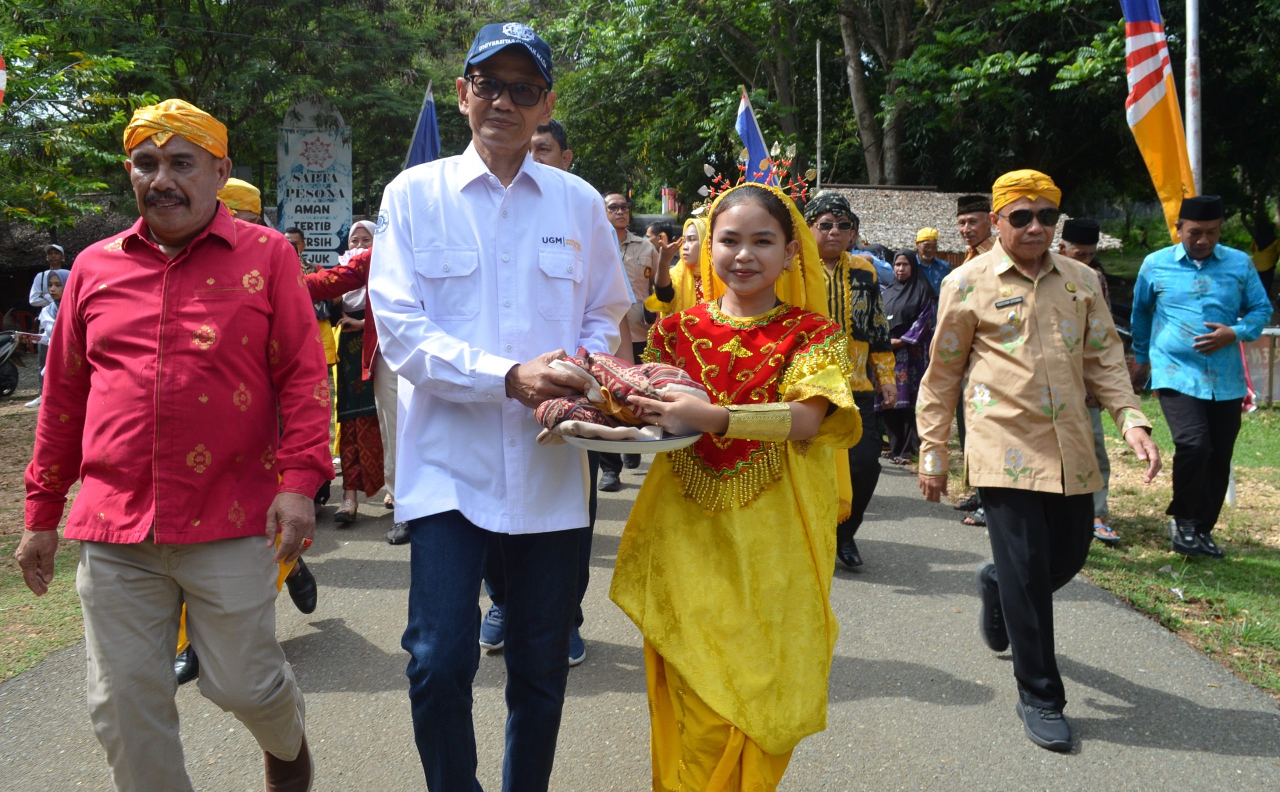Pemerintah Desa Towale Sambut Dosen Pendamping KKN PPM UGM dan Untad di Wisata Pusat Laut