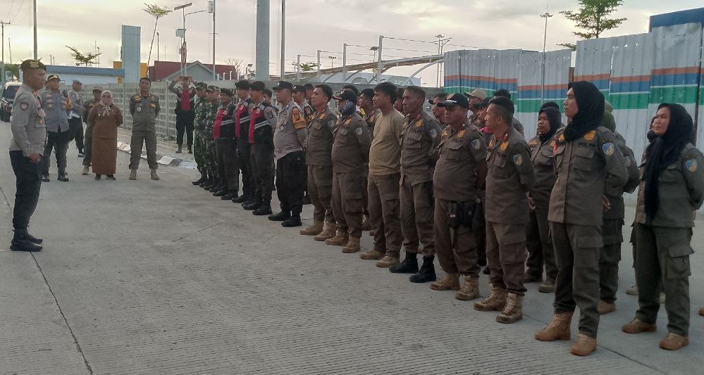 Sat Samapta Sabhara Polres Donggala Amankan Penertiban Pedagang dan Bangunan Liar di Sekitar Pasar Induk Ganti