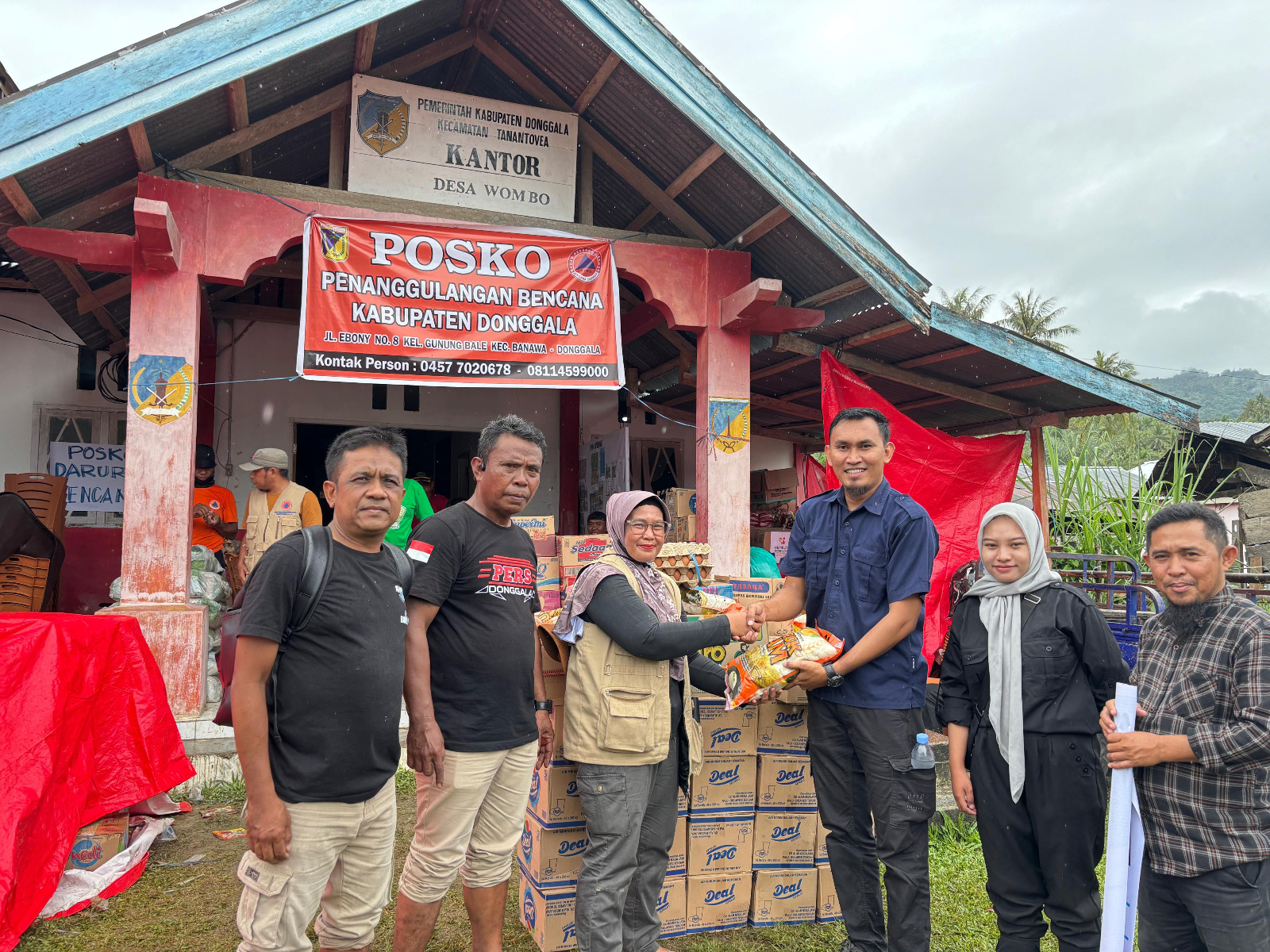 Jurnalis Donggala Tunjukkan Solidaritas, Salurkan Bantuan untuk Korban Banjir Bandang di Desa Wombo