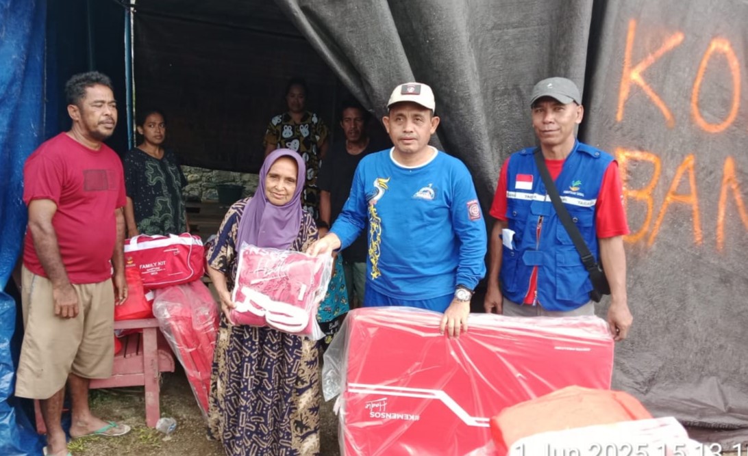 Bantuan Logistik Kemensos Disalurkan kepada Korban Banjir di Wombo dan Wombo Kalonggo