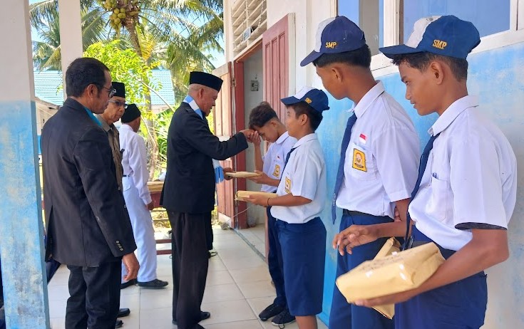SMP LPPKD Gelar Upacara Bendera Peringati HUT RI ke-80 dengan Khidmat