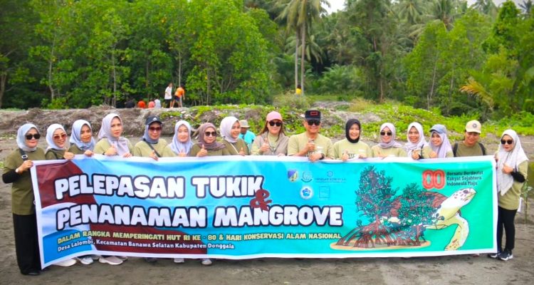 Kajati Sulteng Bersama Bupati Donggala Lepas Tukik dan Tanam Mangrove: Simbol Harapan untuk Laut dan Masa Depan