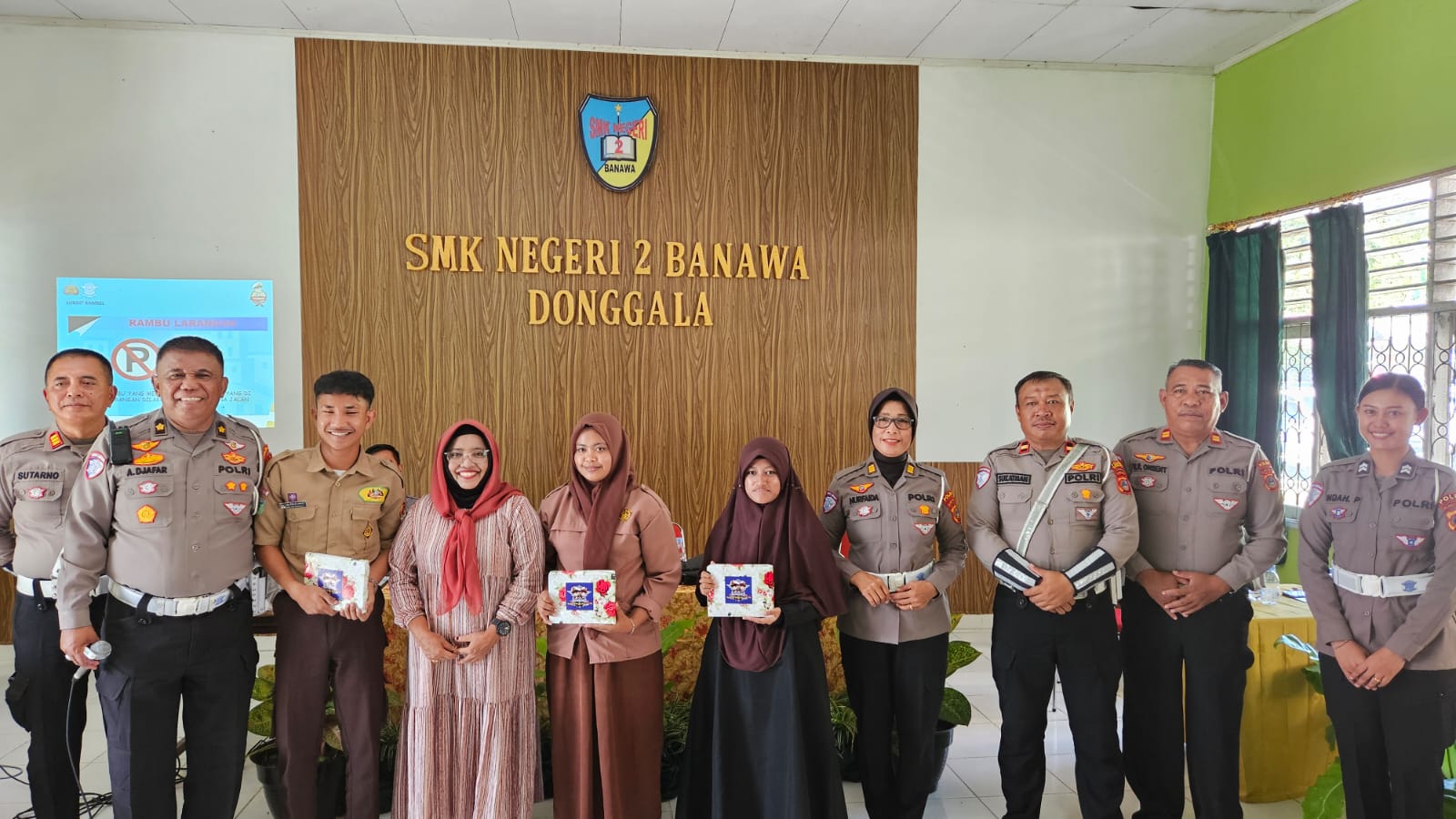 "Polisi Go To School" di SMKN 2 Banawa: Pelajar Jadi Pelopor Keselamatan Lalu Lintas