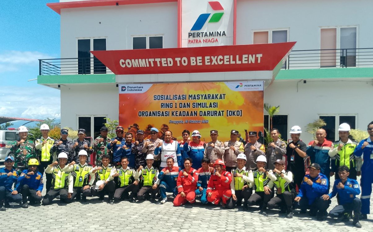 Pertamina Donggala Gelar Simulasi Keadaan Darurat: Sinergi Kuat Wujudkan Lingkungan Kerja Aman dan Tanggap Bencana Pertamina Donggala Gelar Simulasi Keadaan Darurat: Sinergi Kuat Wujudkan Lingkungan Kerja Aman dan Tanggap Bencana