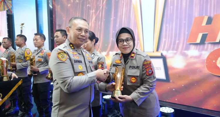 IPTU Siti Elminawati Raih Juara 1 Hoegeng Corner 2025, Polwan Polres Sigi Persembahkan Prestasi untuk Perlindungan Perempuan dan Anak