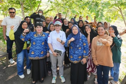 Pemprov Sulteng Tegaskan: Tidak Ada Penggusuran Warga Pondok Karya LIK Tondo, Negara Hadir Untuk Rakyat Pemprov Sulteng Tegaskan: Tidak Ada Penggusuran Warga Pondok Karya LIK Tondo, Negara Hadir Untuk Rakyat