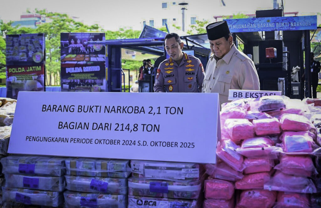 Presiden Prabowo Musnahkan 214 Ton Narkoba Senilai Rp29 Triliun, Tegaskan Perang Total Lawan Perusak Bangsa Presiden Prabowo Musnahkan 214 Ton Narkoba Senilai Rp29 Triliun, Tegaskan Perang Total Lawan Perusak Bangsa