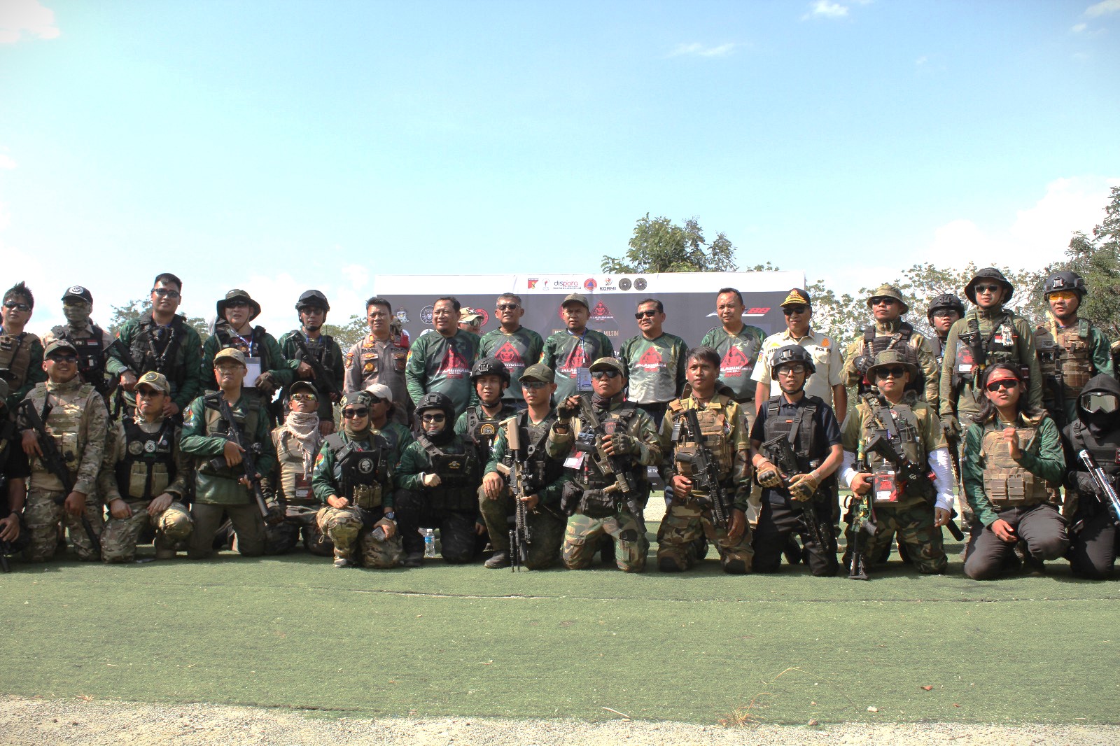 Tembak Sintas “PALAKA WIRA MILSIM 24 HOUR BALABIRAWA XI” Resmi Dibuka, 175 Airsofter dari Seluruh Indonesia Ramaikan Arena Tembak Sintas “PALAKA WIRA MILSIM 24 HOUR BALABIRAWA XI” Resmi Dibuka, 175 Airsofter dari Seluruh Indonesia Ramaikan Arena