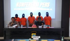 Polres Donggala Rilis Lima Kasus Narkotika Melalui Konferensi Pers Polres Donggala Rilis Lima Kasus Narkotika Melalui Konferensi Pers