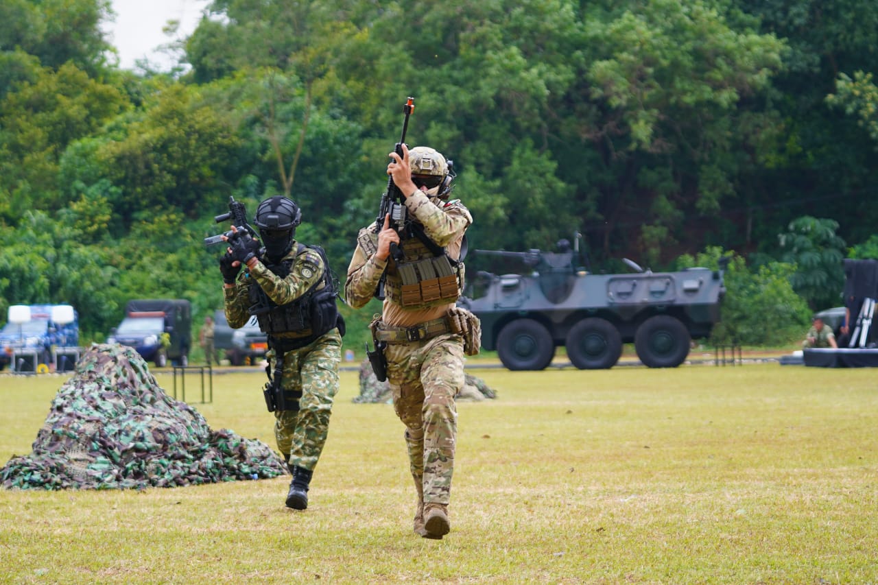 Prabowo dan Raja Yordania Saksikan Latihan Drone Gabungan TNI–JAF di Halim Perdanakusuma