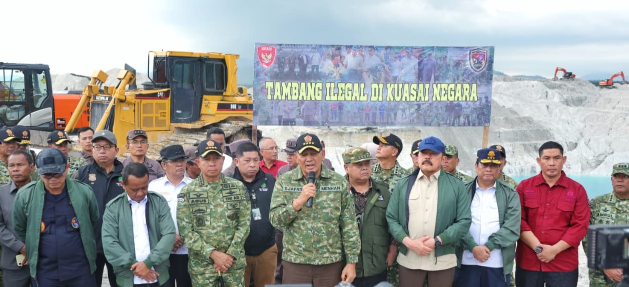 Penegakan Hukum Tanpa Kompromi: Menhan dan Panglima Tni Tinjau Penertiban Tambang Ilegal