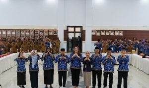 Bupati Vera Tegaskan Bantuan Sosial Harus Tepat Sasaran dalam Sosialisasi DTSEN 2025 Bupati Vera Tegaskan Bantuan Sosial Harus Tepat Sasaran dalam Sosialisasi DTSEN 2025