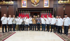 Menko Polkam dan PWI Bertemu, Bahas Transformasi Media Digital