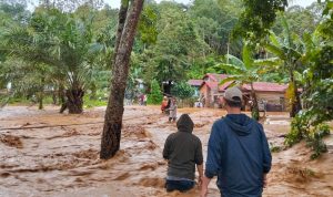 Bencana Hidrometeorologi Meningkat: Sejumlah Wilayah Diterjang Banjir dan Longsor, BNPB Keluarkan Imbauan Siaga Ekstrem Bencana Hidrometeorologi Meningkat: Sejumlah Wilayah Diterjang Banjir dan Longsor, BNPB Keluarkan Imbauan Siaga Ekstrem