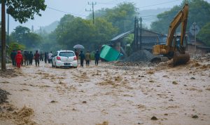 Banjir Rusak Ruas Trans Palu–Donggala, Aktivitas Tambang Galian C Disorot Warga Banjir Rusak Ruas Trans Palu–Donggala, Aktivitas Tambang Galian C Disorot Warga