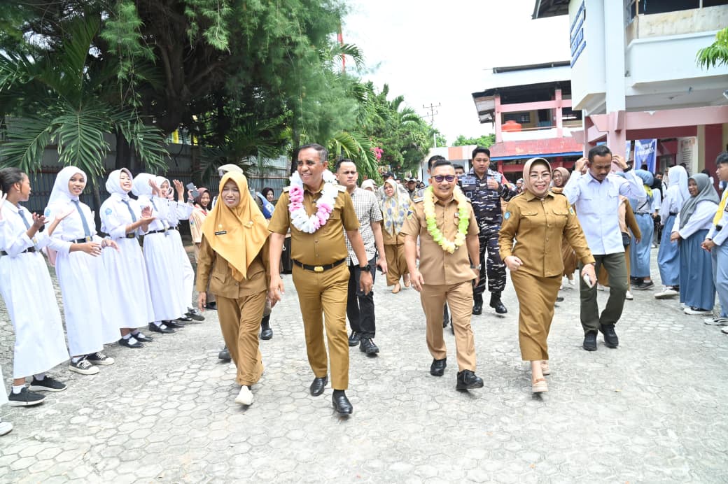 Gubernur Anwar Hafid Resmikan Gedung Baru SMK Negeri 1 Luwuk Simbol Kebangkitan Pendidikan Vokasi di Banggai