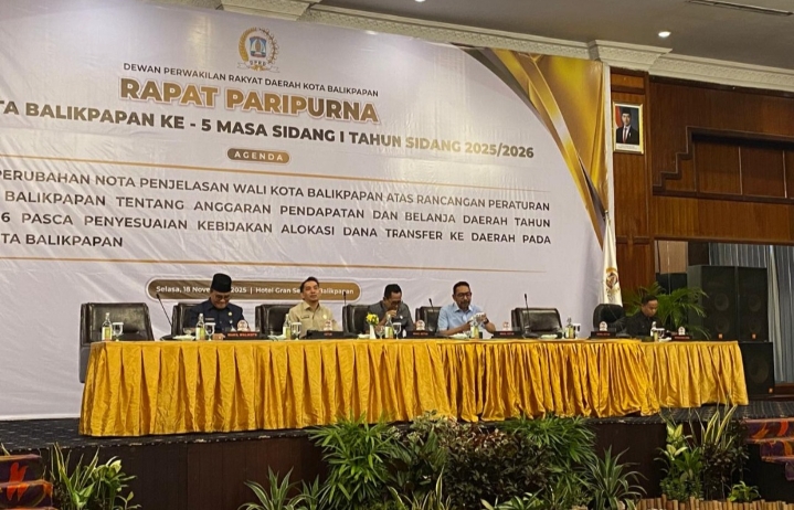 DPRD Balikpapan Gelar Paripurna APBD 2026: Pendapatan Turun Rp1 Triliun, Pemerintah Siapkan Strategi Penyelamatan Anggaran