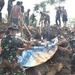 Satgas Kodam I/BB Evakuasi Korban Banjir di Batang Toru, Medan Ekstrem Tak Halangi Upaya Kemanusiaan