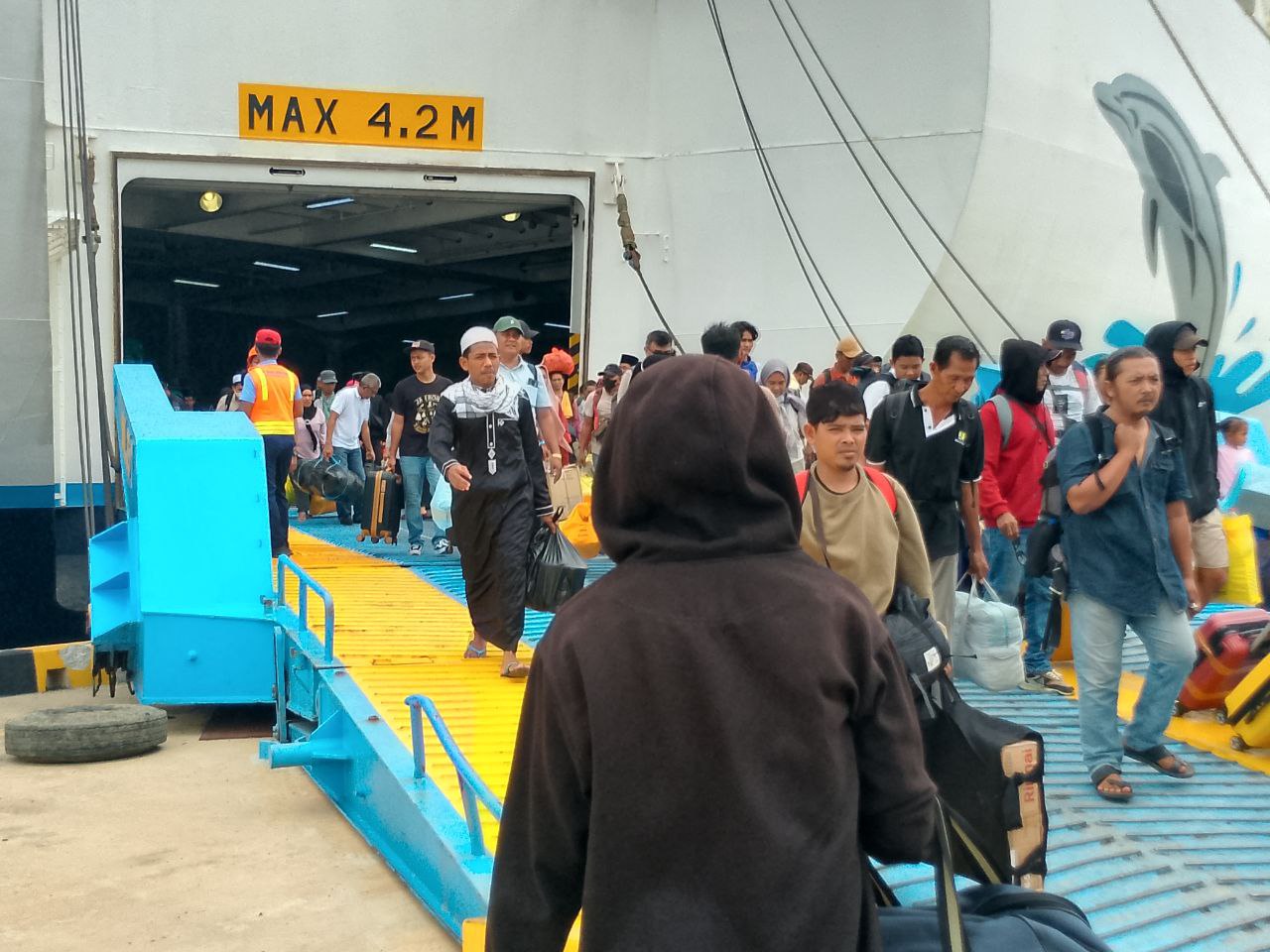 Pelabuhan Donggala Jadi Gerbang Utama Nataru, KM Dharma Kencana V Bawa 1.026 Penumpang