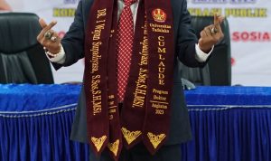 I Wayan Supadiyasa, Dosen Universitas Tompotika Raih Gelar Doktor Cumlaude