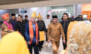 Gubernur Sulawesi Tengah Sambut Presiden DMDI Guna Perkuat Jejaring Dunia Melayu dan Islam Gubernur Sulawesi Tengah Sambut Presiden DMDI Guna Perkuat Jejaring Dunia Melayu dan Islam