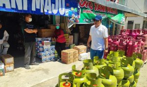 Sidak LPG 3 Kg di Donggala: Pangkalan Jual di Atas HET, Pemkab Tegaskan Tak Akan Toleransi Pelanggaran Sidak LPG 3 Kg di Donggala: Pangkalan Jual di Atas HET, Pemkab Tegaskan Tak Akan Toleransi Pelanggaran