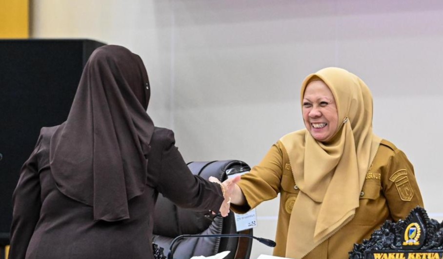 Wagub Sulteng Sampaikan Enam Raperda Strategis dalam Sidang Paripurna DPRD