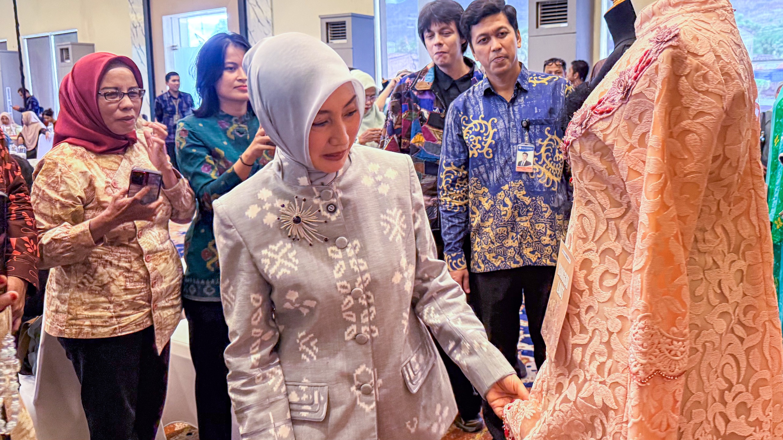 Wastra Sulteng Mendunia! Sry Nirwanti dan Bank Indonesia Perkuat UMKM Kreatif Berbasis Budaya