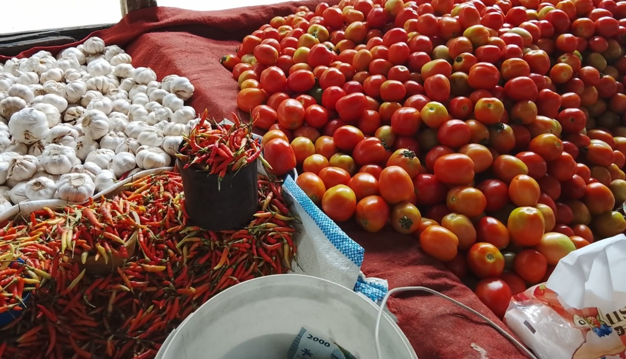 INFORMASI HARGA KEBUTUHAN POKOK DAN BAHAN STRATEGIS PASAR MALONDA KABUPATEN DONGGALA SULAWESI TENGAH TANGGAL, 03-06-2026