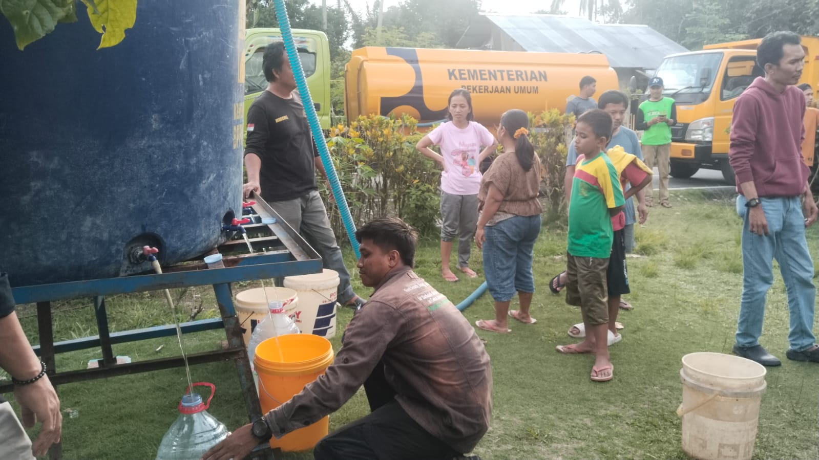 Pemprov Sulteng Bergerak Cepat Penuhi Kebutuhan Air Bersih Korban Gempa di Nokilalaki