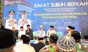 Ribuan Jamaah Padati Kantor Gubernur, Anwar Hafid Ajak Sulteng Bangun Kekuatan Spiritual di Tahun Baru Islam Ribuan Jamaah Padati Kantor Gubernur, Anwar Hafid Ajak Sulteng Bangun Kekuatan Spiritual di Tahun Baru Islam
