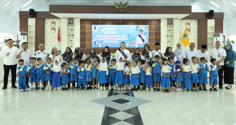 Bupati Vera Tanamkan Semangat Cinta Donggala kepada Anak TK Al-Khairaat