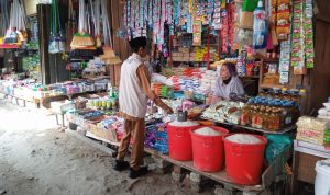 Harga Kebutuhan Pokok di Pasar Malonda Donggala Berfluktuasi, Tomat dan Beras Naik, Cabai serta Bawang Merah Turun