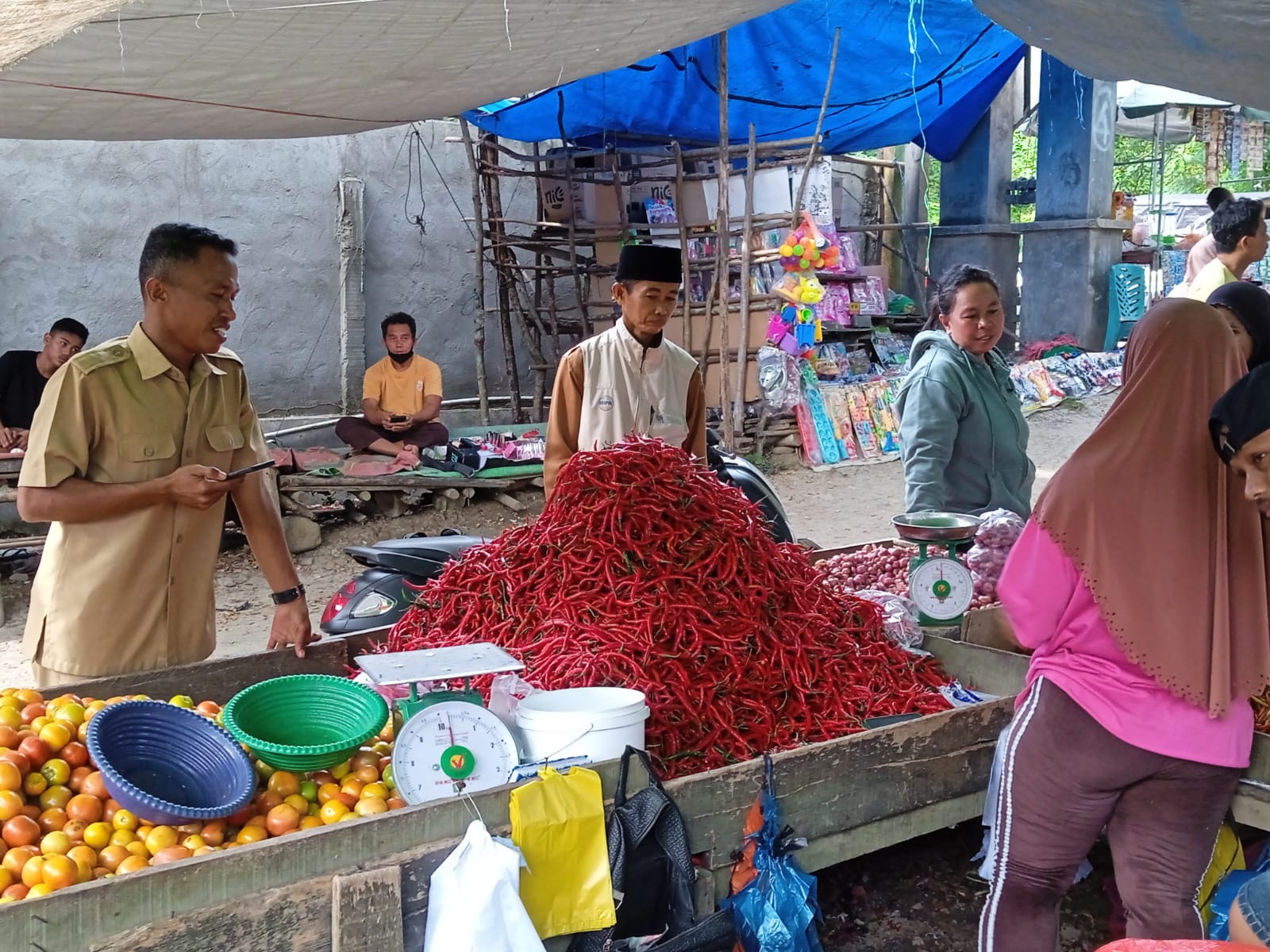 Informasi Harga Kebutuhan Pokok dan Bahan Strategis Pasar Malonda Kabupaten Donggala Sulawesi Tengah Tanggal, 22-06-2026