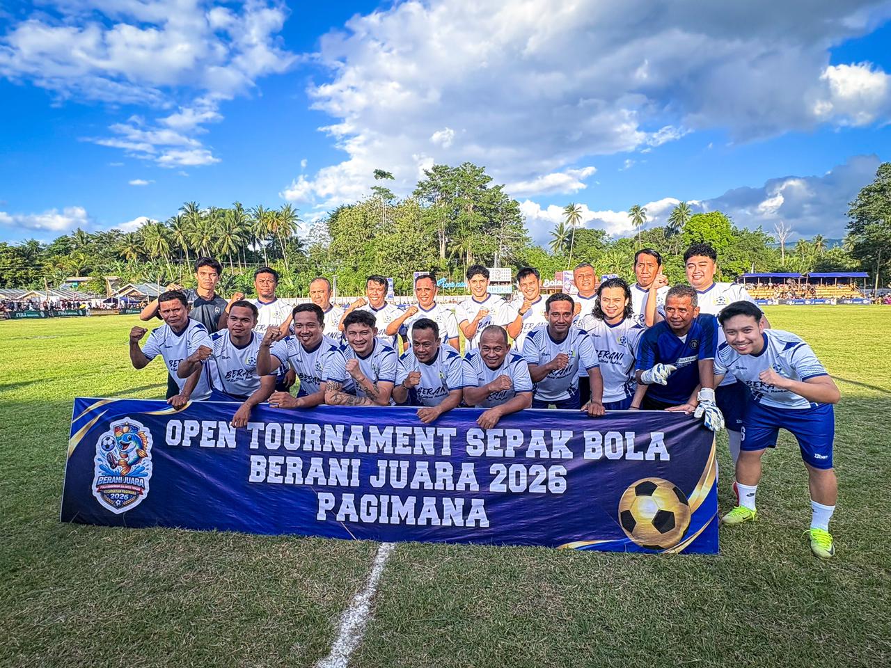 Ribuan Warga Padati Lapangan 12 Februari, Gubernur Anwar Hafid Buka Turnamen Berani Juara Pagimana 2026 dengan Hattrick Spektakuler