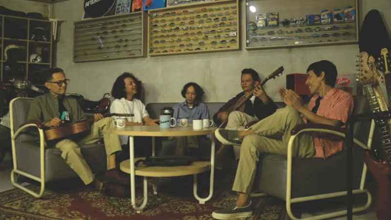 Setelah Kolaborasi di “Fana”, Roni Budiman Resmi Bergabung dengan Aftersunset