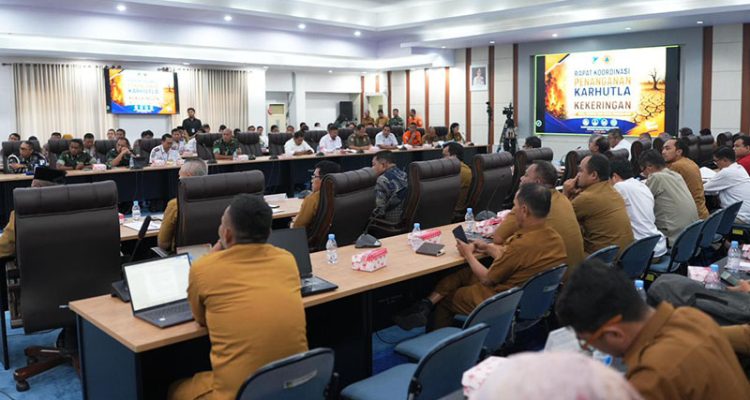 Karhutla Mengganas di Tengah Kekeringan, Gubernur Anwar Hafid Perintahkan Penanganan Lebih Masif